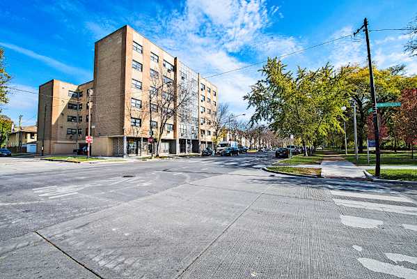 5870 W Lake St property